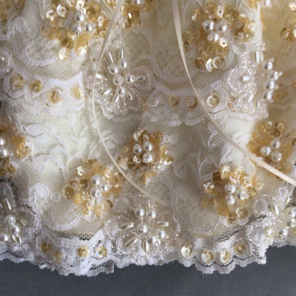 Vintage Beverly Clark Collection satin, pearl, and lace drawstring bridal bag - Picture 5 of 10